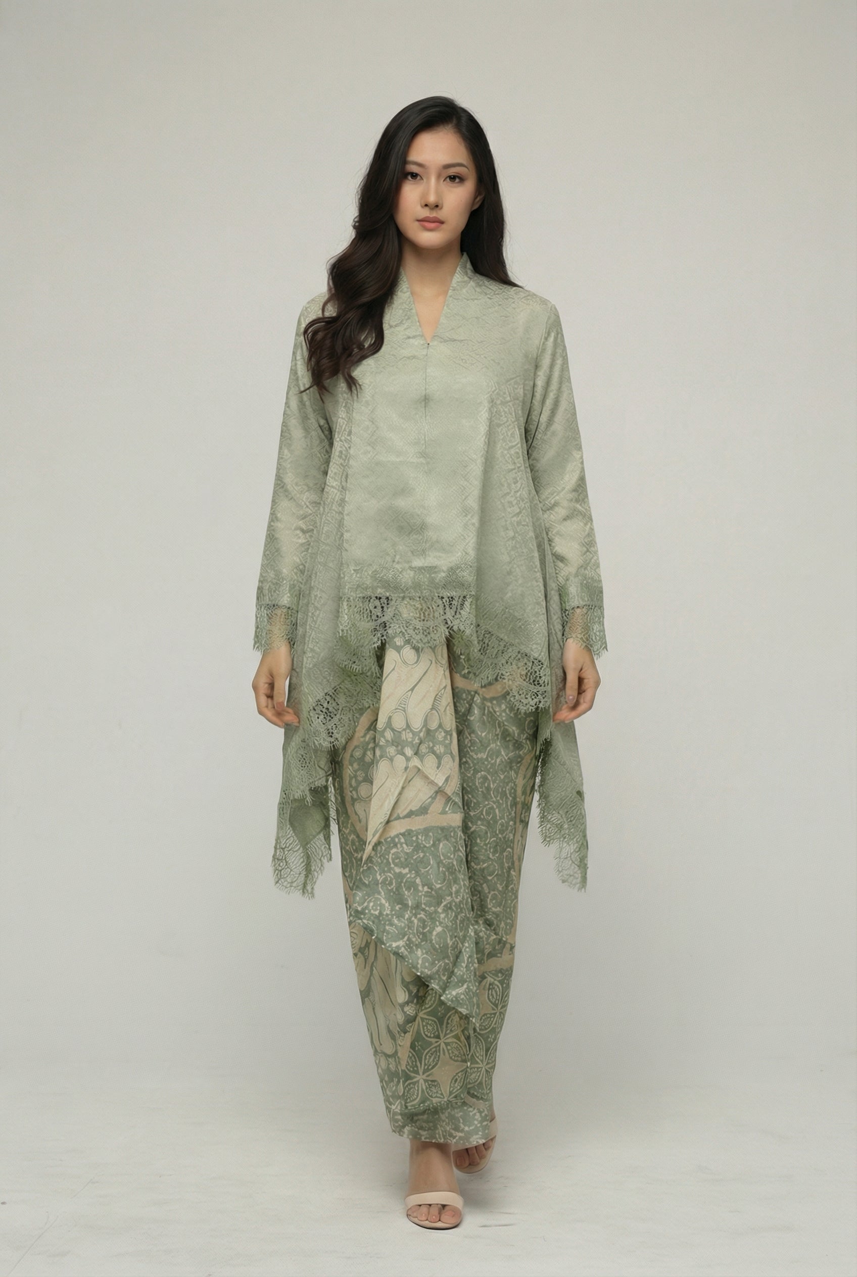 Women's Batik Kebaya Laluna Set Lace